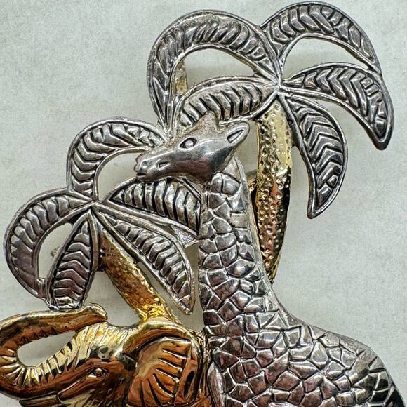 Vintage MJ Brooch Pendant Elephant Giraffe Palm Trees Gold Silver Tone Signed - Picture 2 of 10